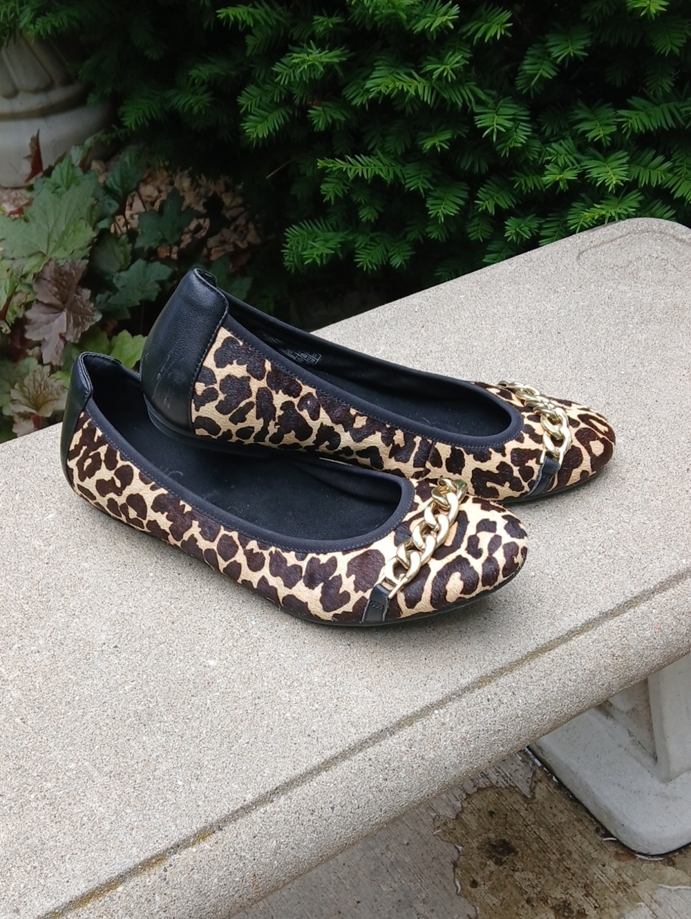 Vionic Pera style Ballet Flat leopard print calf hair Sz 9